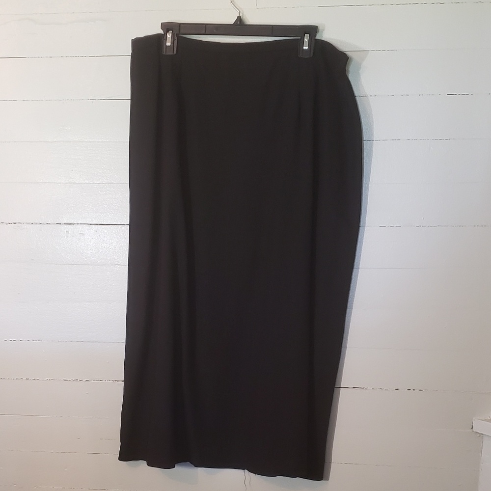 Black Skirt                          0086